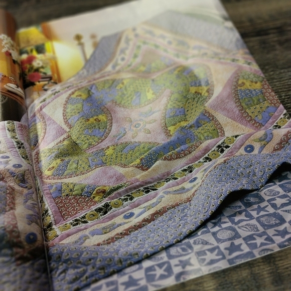 Australian Patchwork & Quilting Magazine Vol. 9 No. 4 Quilt Patterns - Picture 3 of 6
